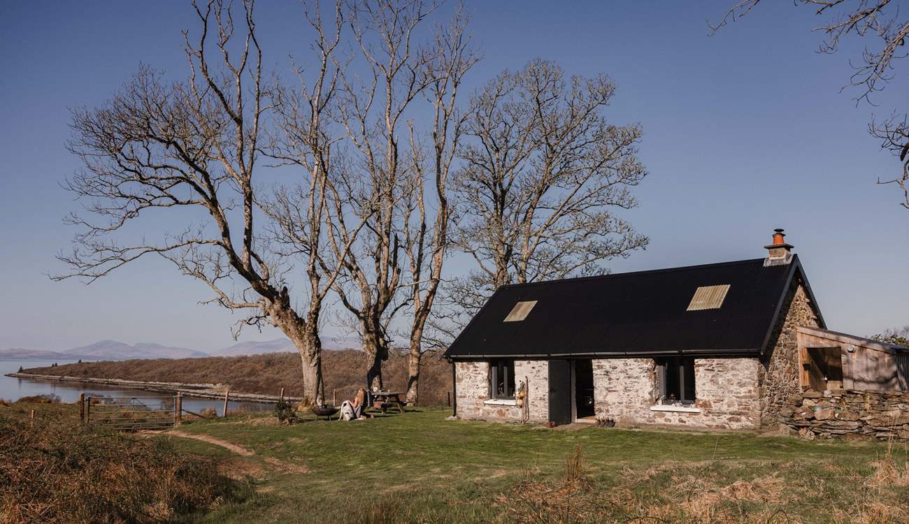 Welcome to our Scottish haven, Na Mara Bothy. 