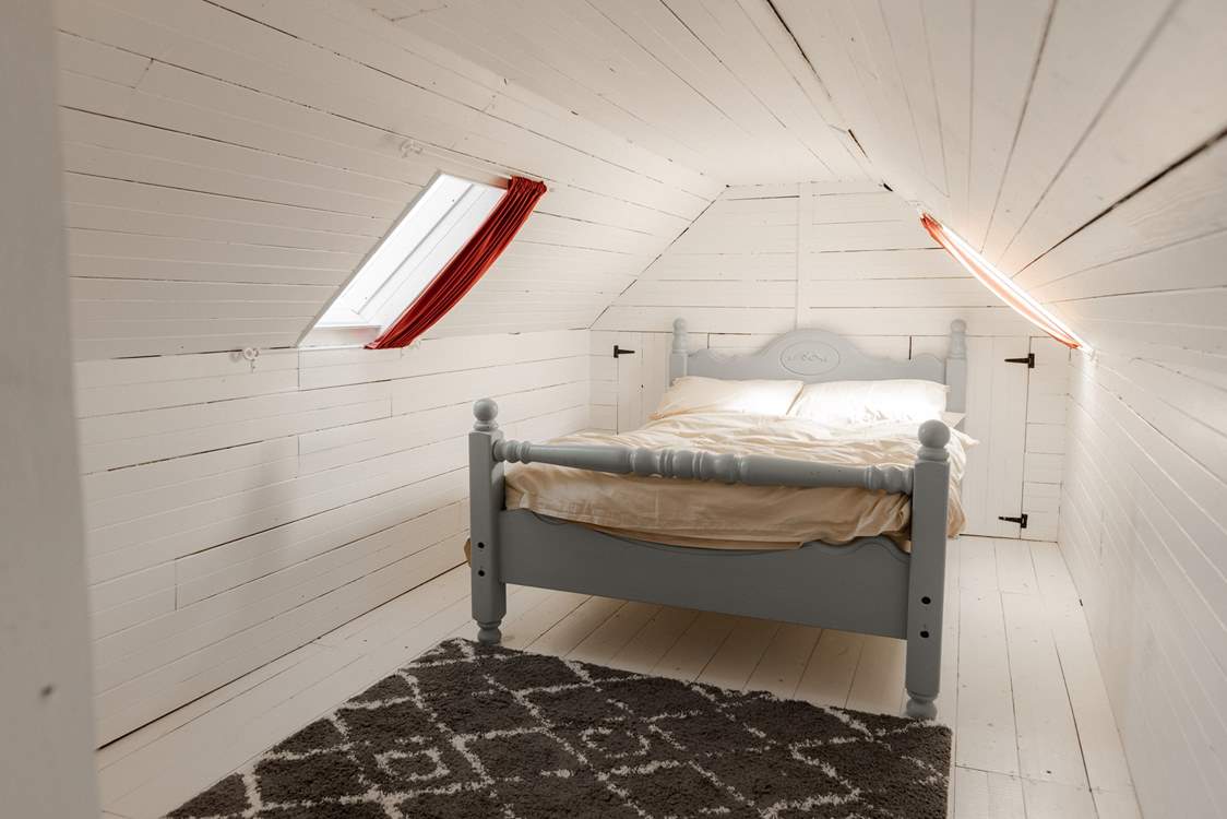 Head height is limited, so please do take care.