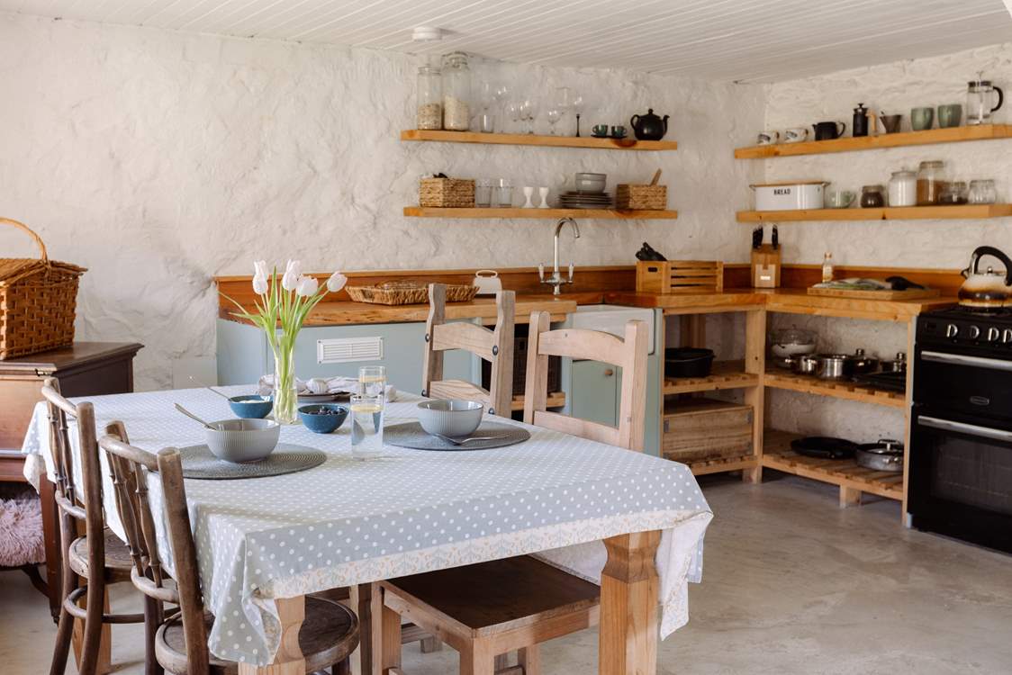 The off-grid kitchen is well-equipped for your time spent in nature.