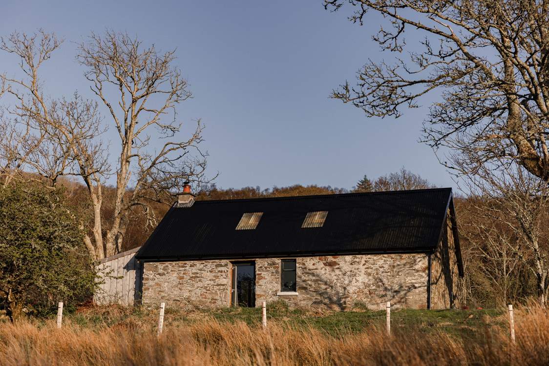 Wonderfully rustic and utterly dreamy, this off-grid retreat is perfect for a peaceful getaway.