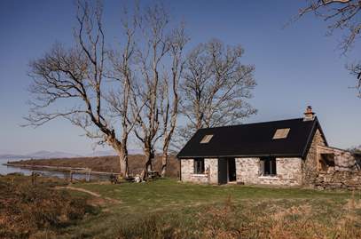 Na Mara Bothy in 5.8 miles N of Oban
