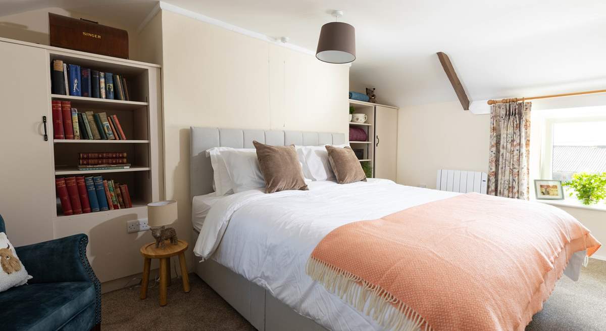 Bedroom 1 is a super-king 'zip and link'.