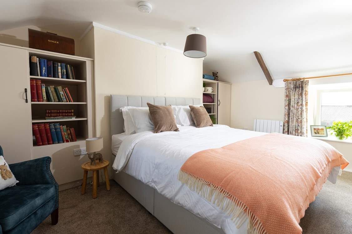 Bedroom 1 is a super-king 'zip and link'.