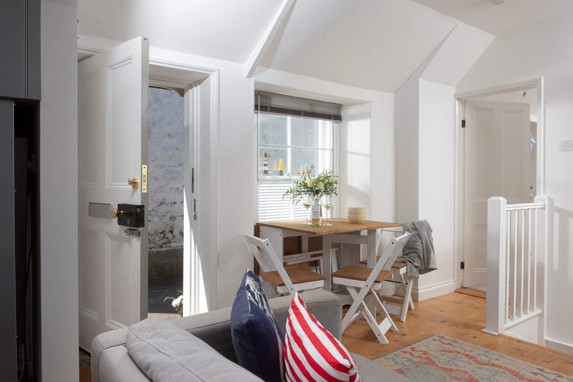 You access this cottage to the rear. Do take care if you use the front door, it is on a quiet lane but the granite steps lead straight out onto it.