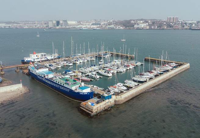 Situated in the idyllic Torpoint Harbour.