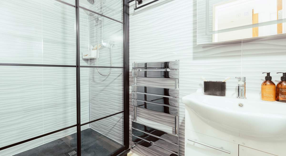 The shower-room that resides in the Captain's Quarters.