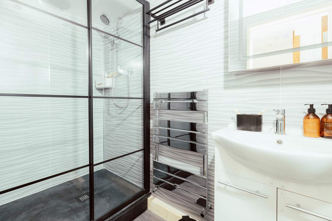 The shower-room that resides in the Captain's Quarters.