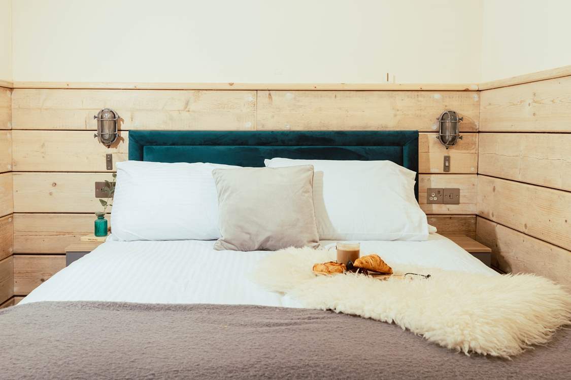 Crew cabin 5 sleeping up to two guests.