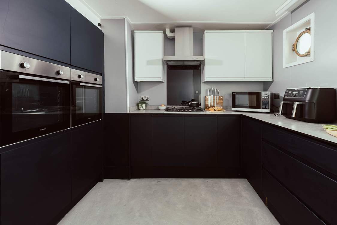 The fully equipped kitchen, has everything you need for your unique holiday.