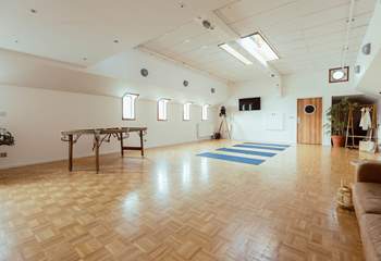 Complete with your own studio - perfect for those early morning yoga sessions or evening games nights. 