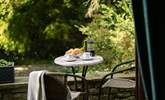 Breakfast in nature. - Thumbnail Image