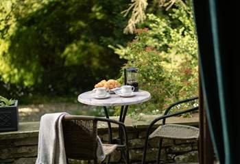 Breakfast in nature.