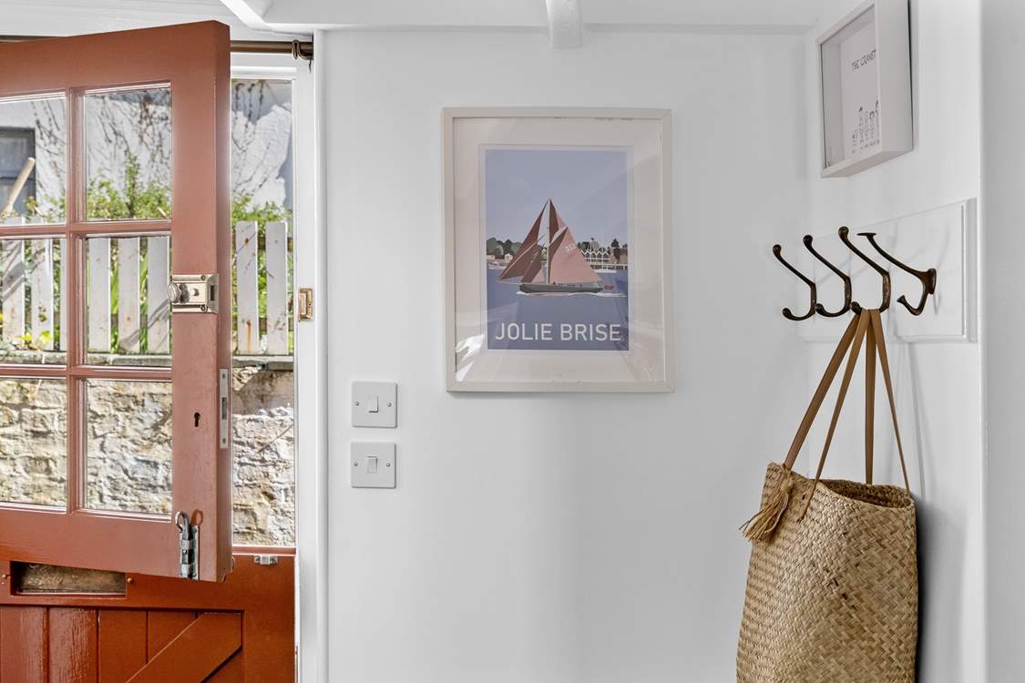 This traditional cottage was once the home of the skipper of the Jolie Brise. The winner of the first Fastnet race.