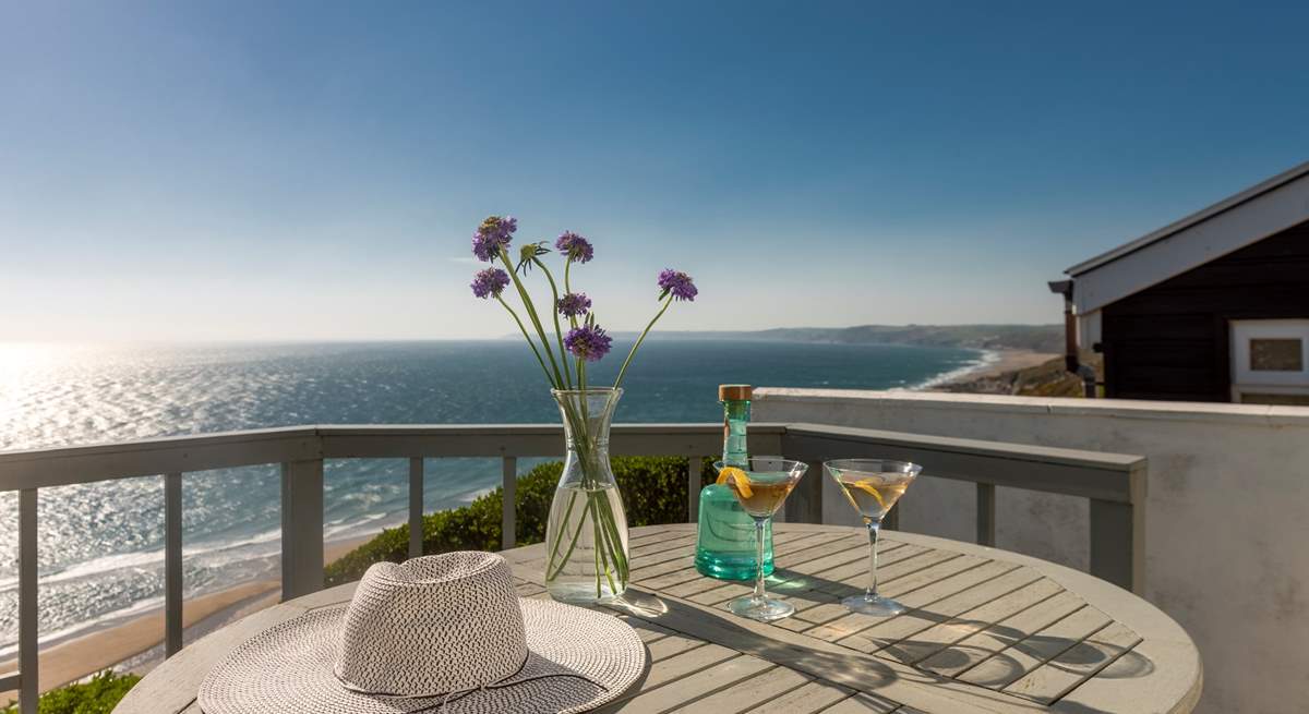 Enjoy memory making meals out on the decking.