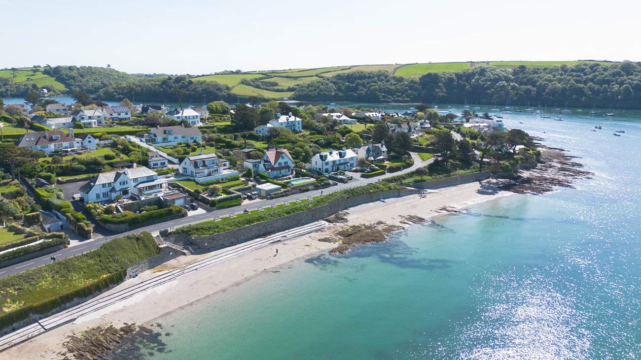 What a location! Just a stone's throw from Summers beach.
