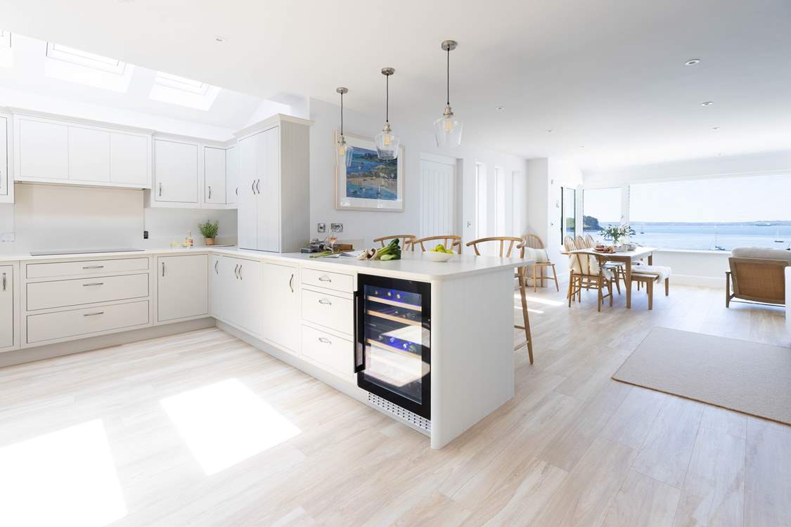 The kitchen area is so stylish.