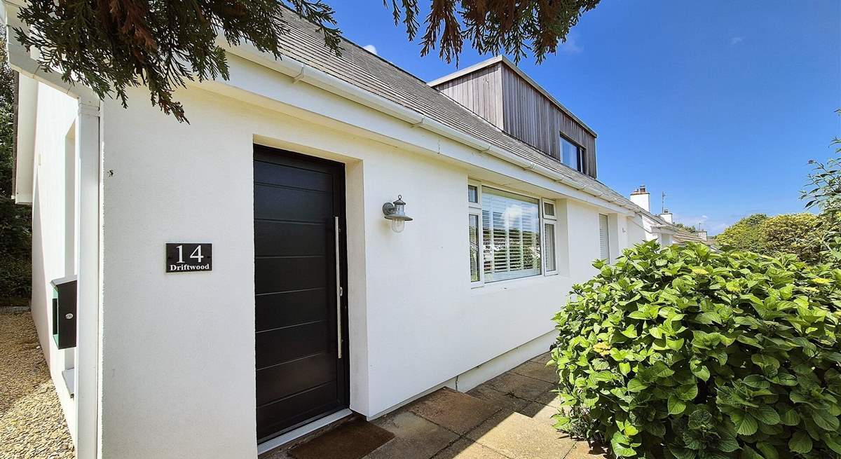 Driftwood is a gorgeous, contemporary home in Croyde. 