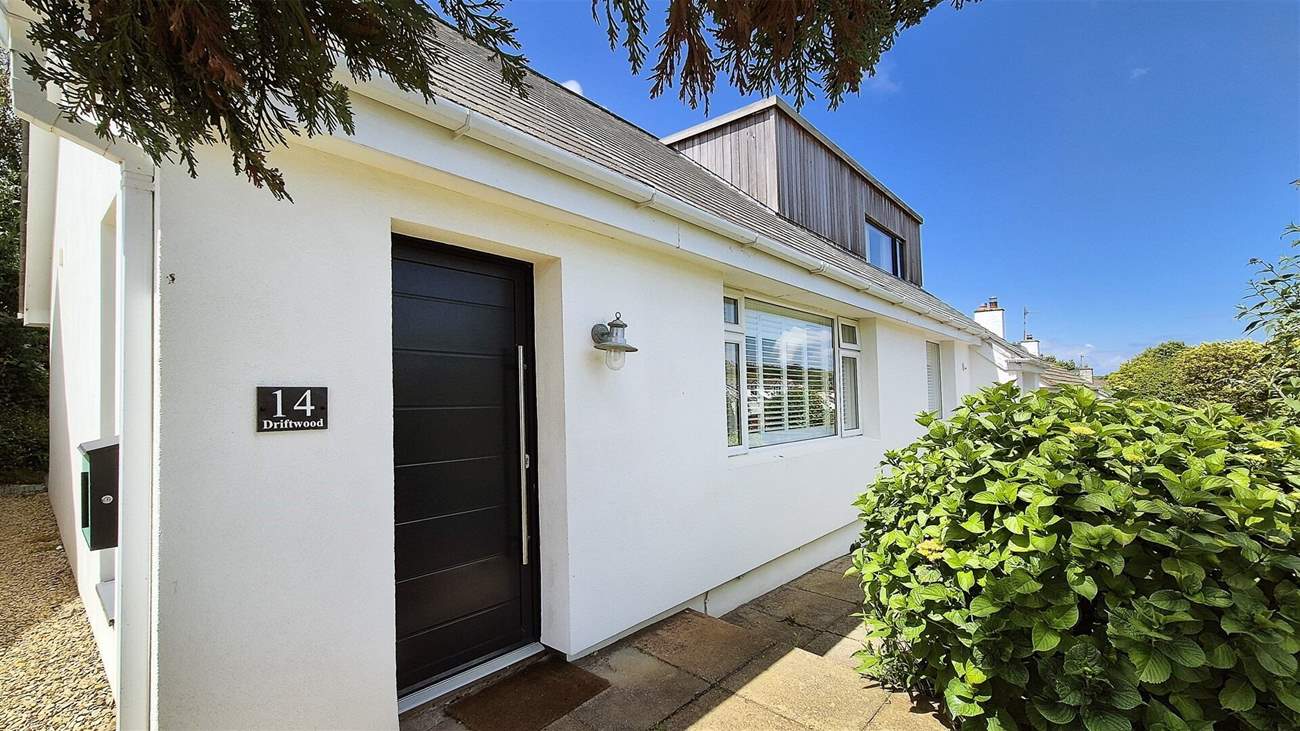 Driftwood is a gorgeous, contemporary home in Croyde.