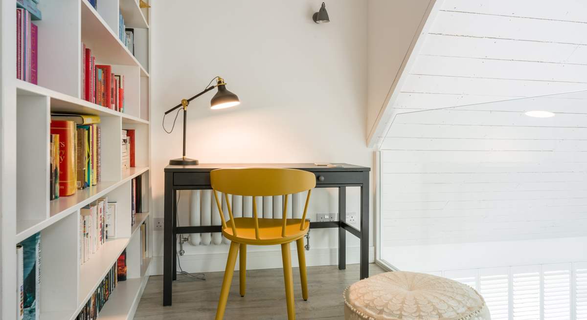 Should you need to work or tap out then you have the option.