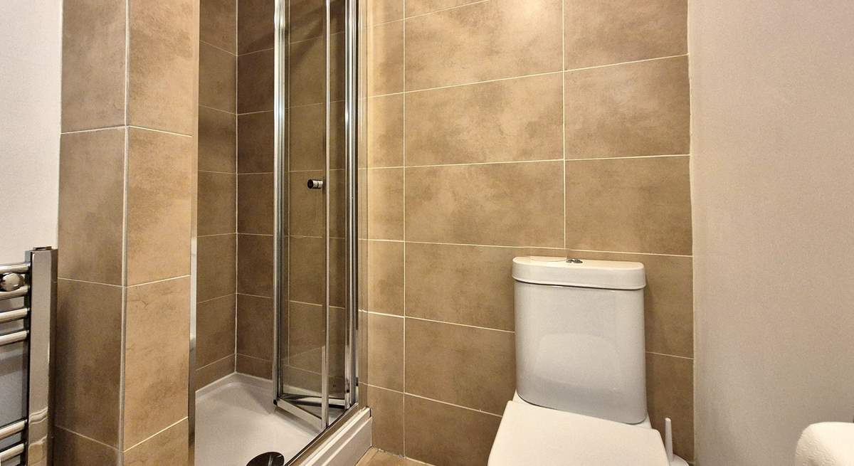 Another en suite shower-room. 
