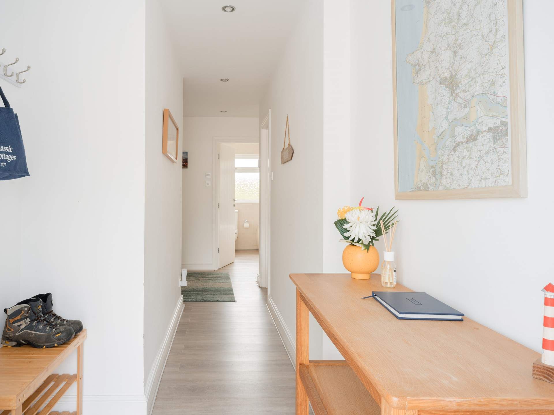 Seaward is all on one level. 