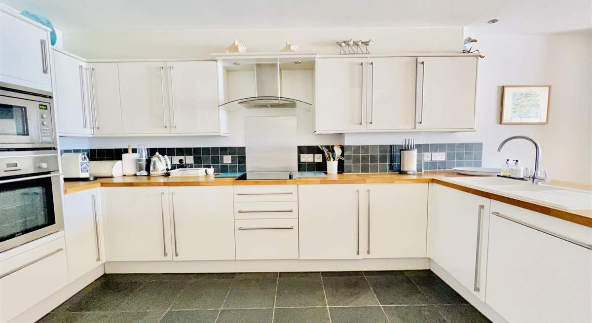Oh so stylish, the kitchen will keep the chef happy. 