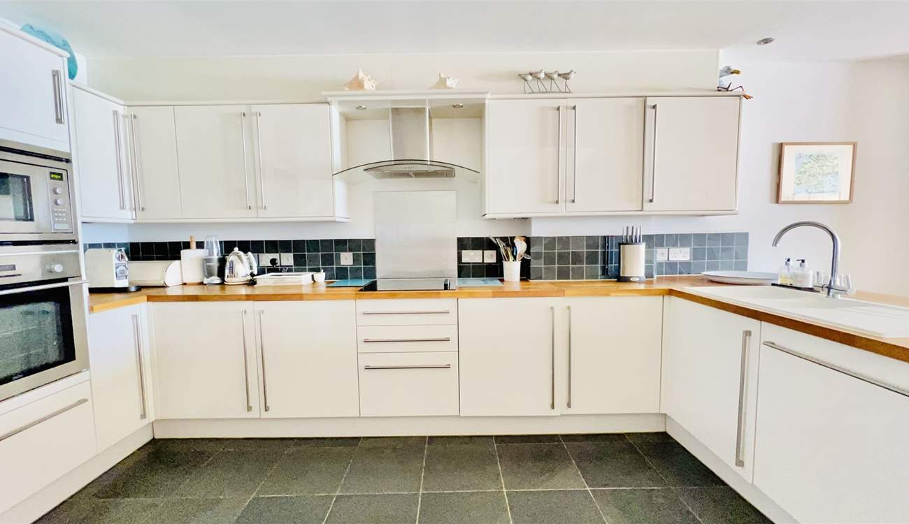 Oh so stylish, the kitchen will keep the chef happy. 