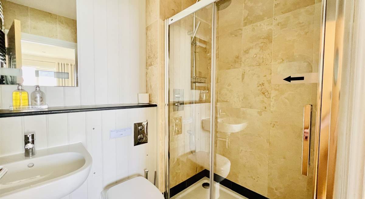 Bedrooms 1 and 3 have en suite facilities. 