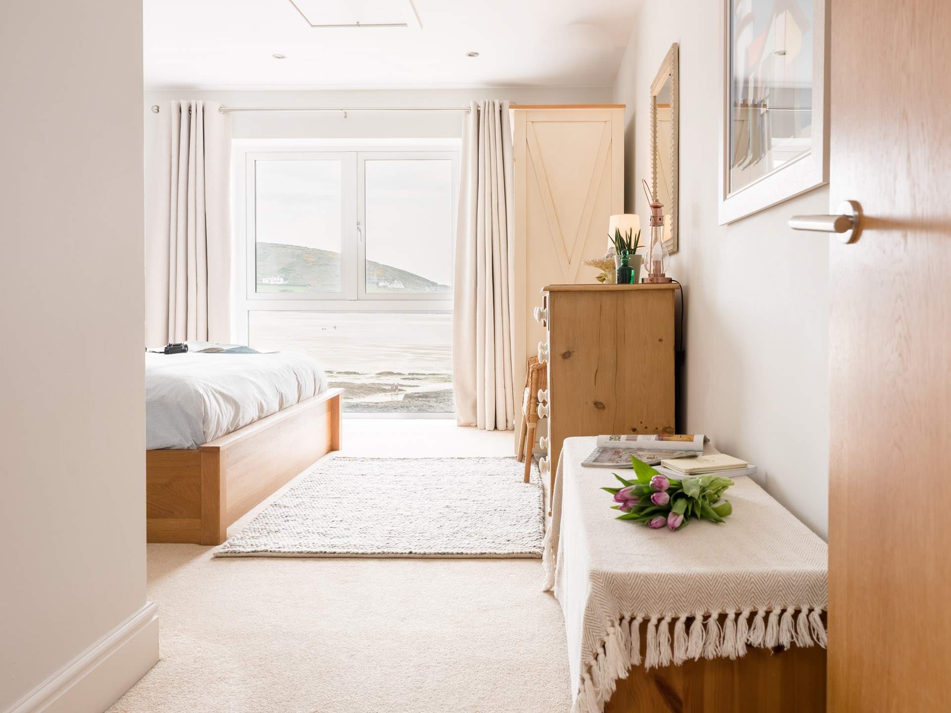 Peaking into bedroom 1.