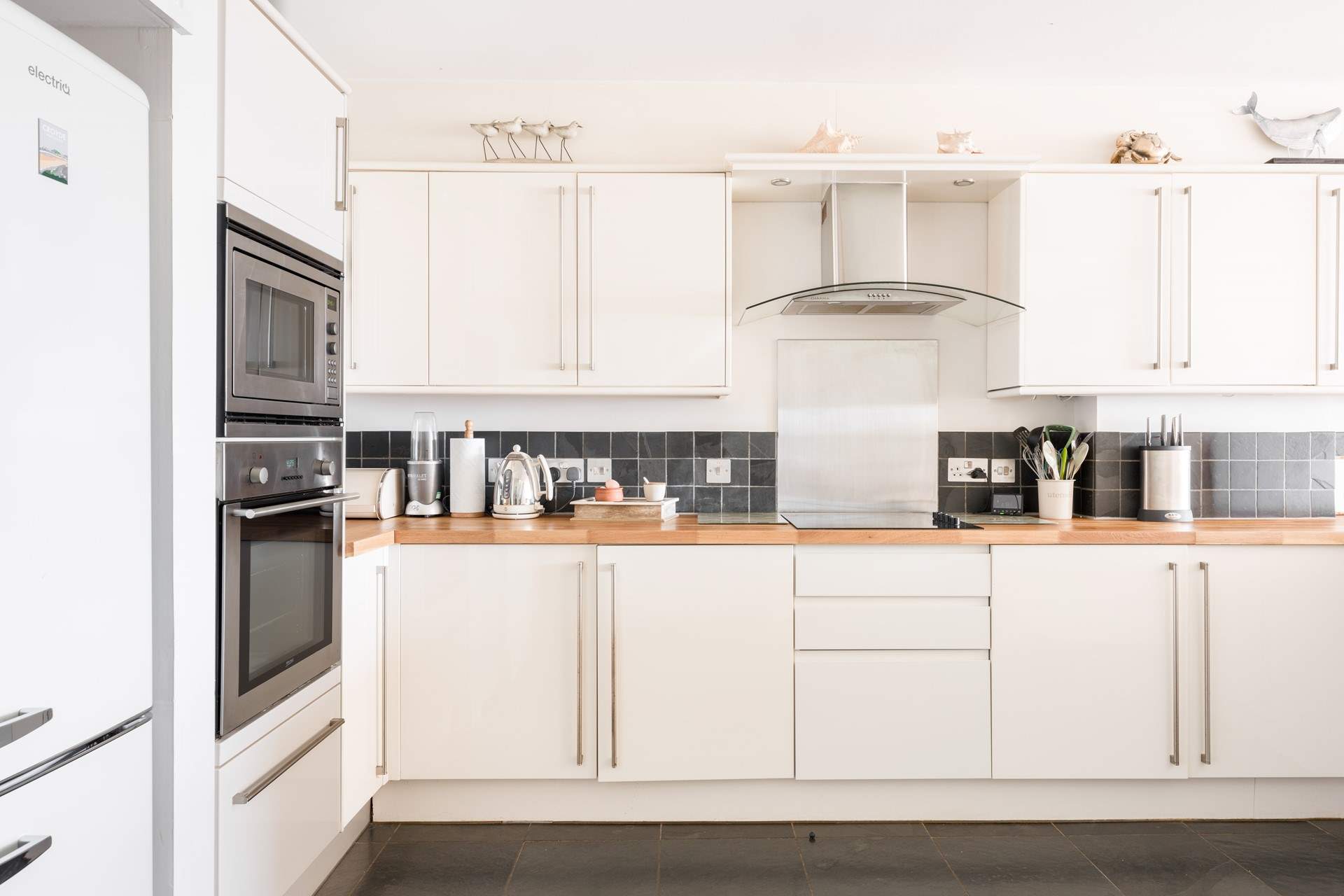 Oh so stylish, the kitchen will keep the chef happy. 