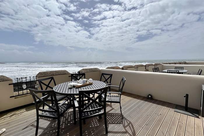 Surfside is a 3 bedroom, dog friendly cottage with sea views in Croyde, Devon.