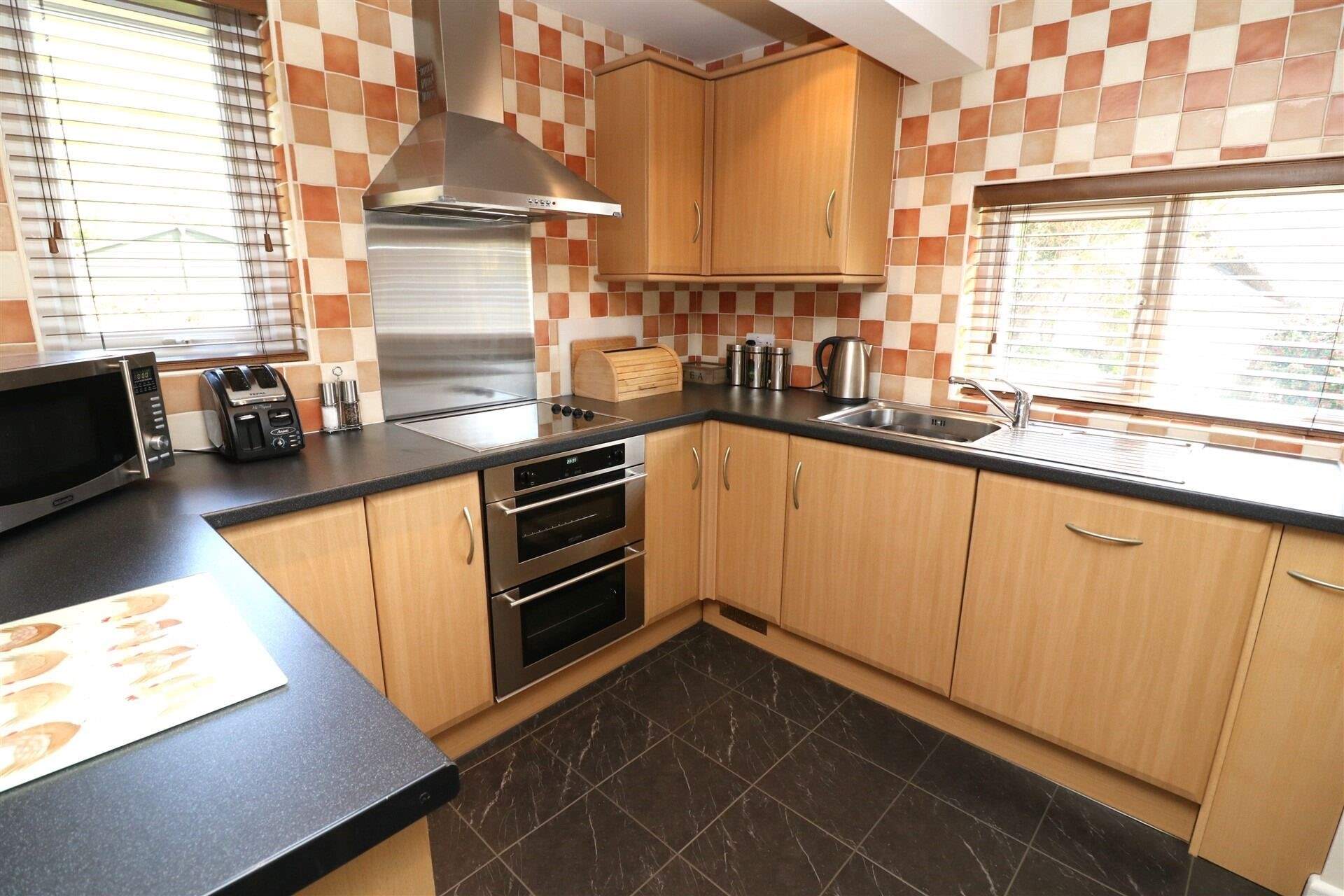 And of course the kitchen has the all-important dishwasher. 