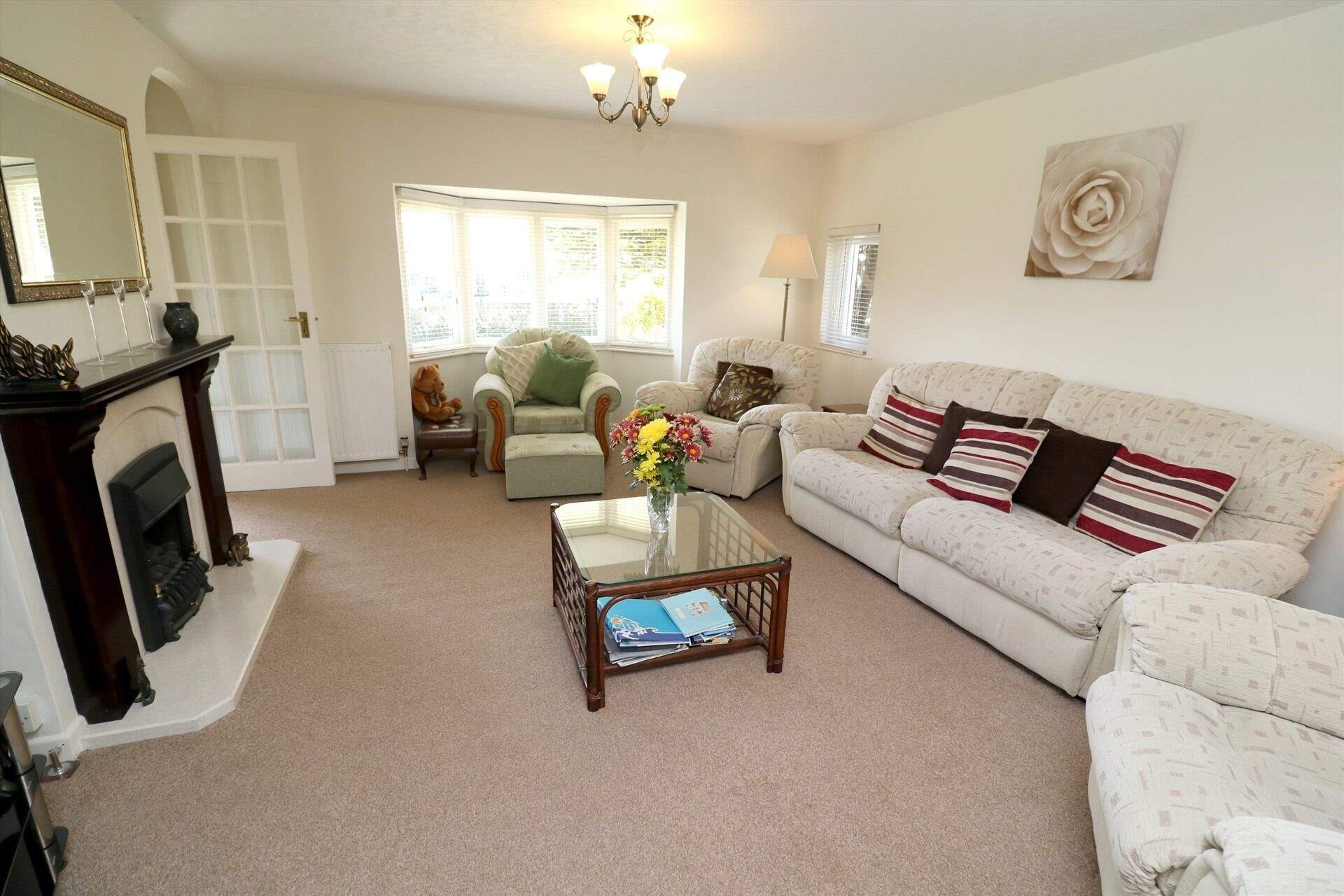 The comfortable sitting-room has a Smart TV.