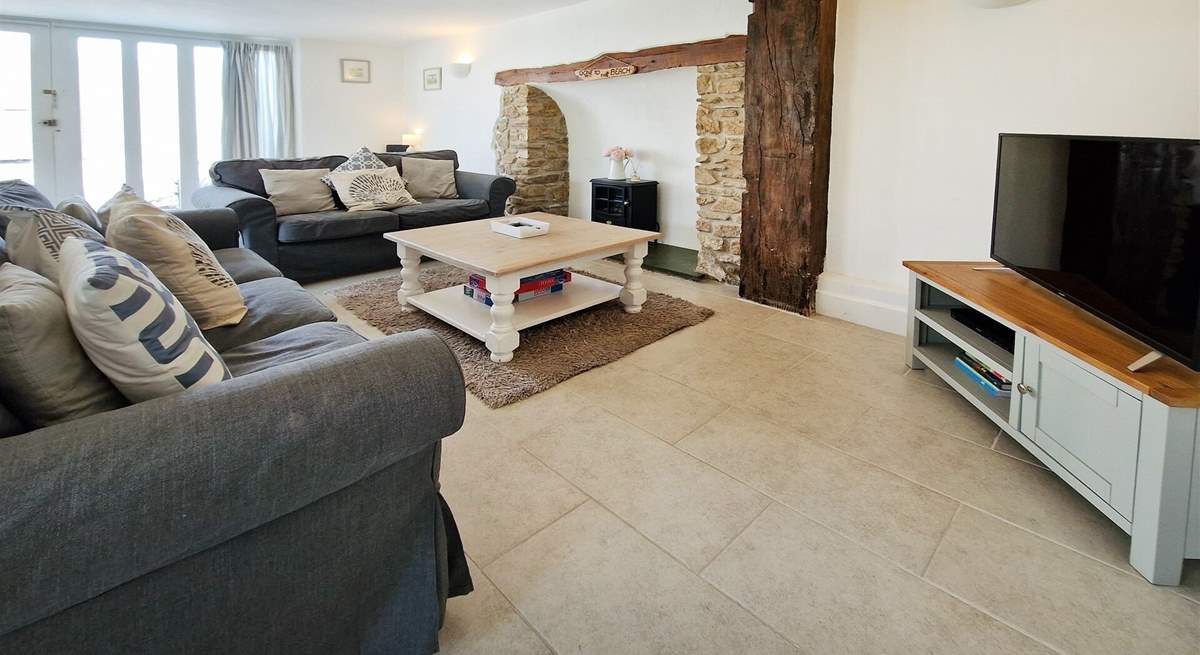 Snuggle up on the cosy sofas and catch a movie on the Smart TV.