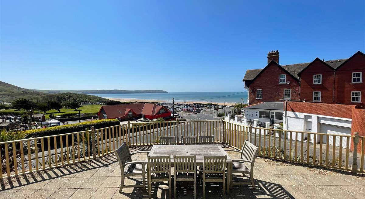Surf View is a three bedroom apartment with glorious views over Woolacombe beach.