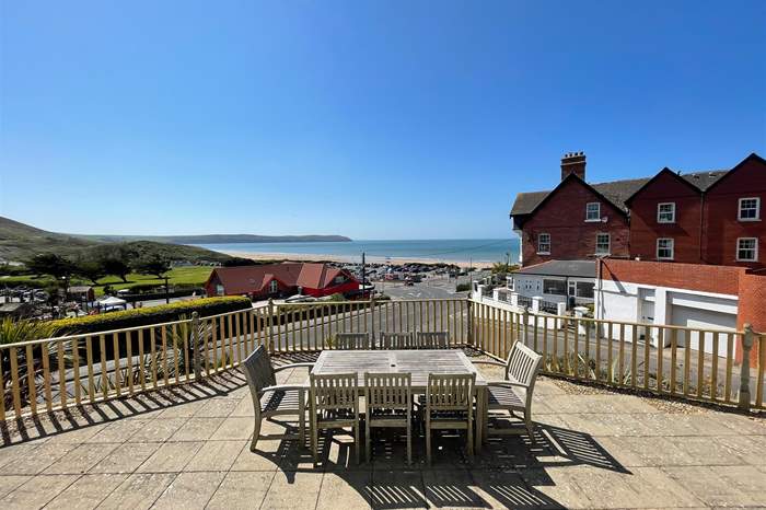 Surf View is a 3 bedroom, dog friendly apartment with sea views in Woolacombe.