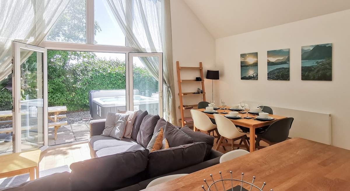 The living space is open plan, perfect for sociable holidays. 