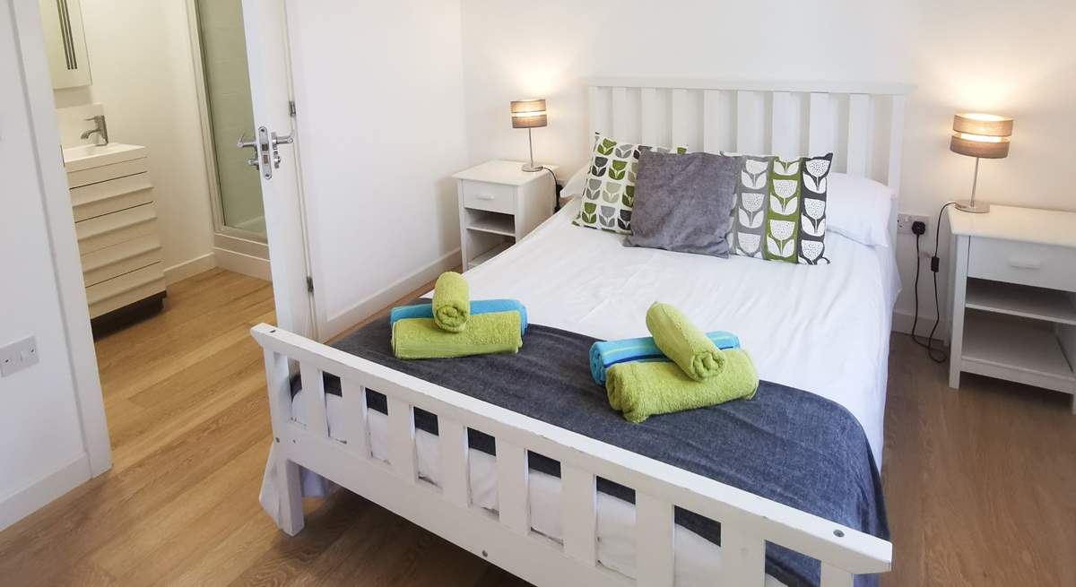 High Tides has two double bedrooms and a twin room. 