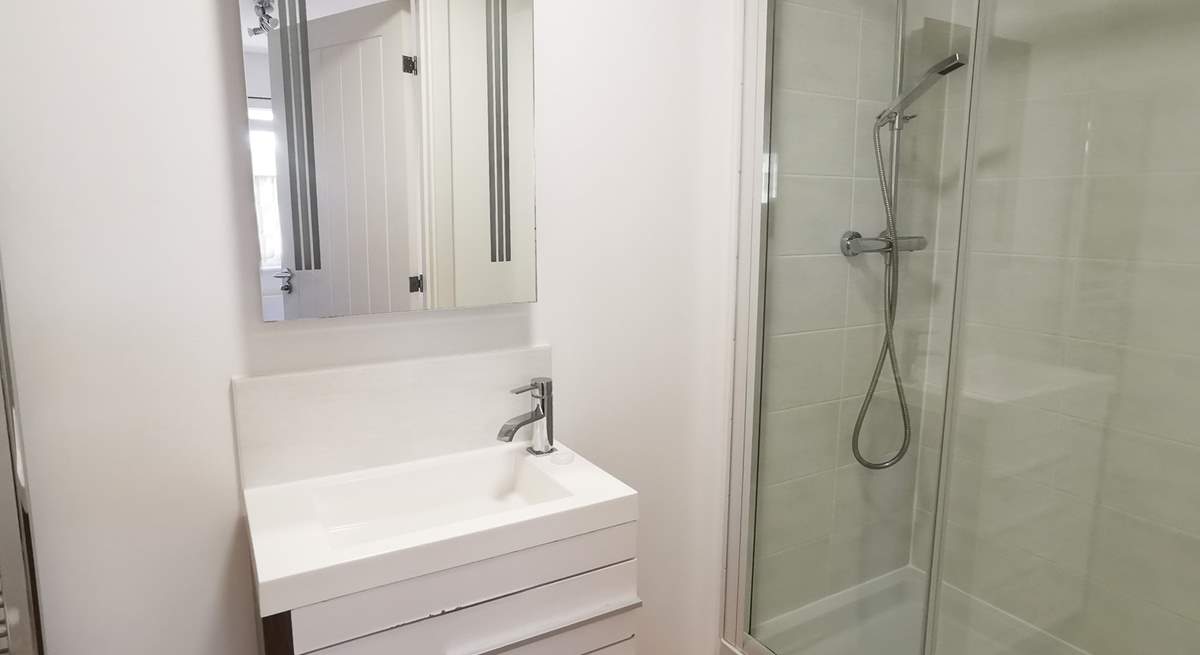 Another view of an en suite shower-room. 