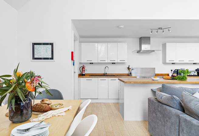 The kitchen has all the equipment you'll need to create a culinary masterpiece on holiday. 