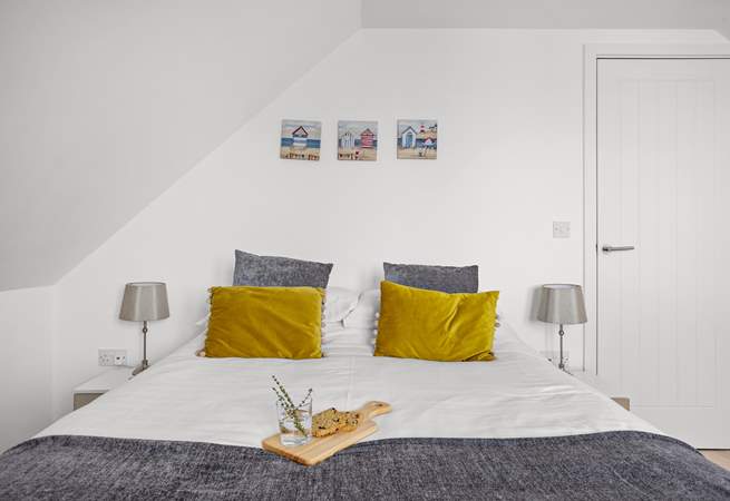 On the first floor you will discover the king bedroom.