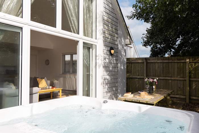 High Tides is a 3 bedroom cottage near the beach near Woolacombe, North Devon.