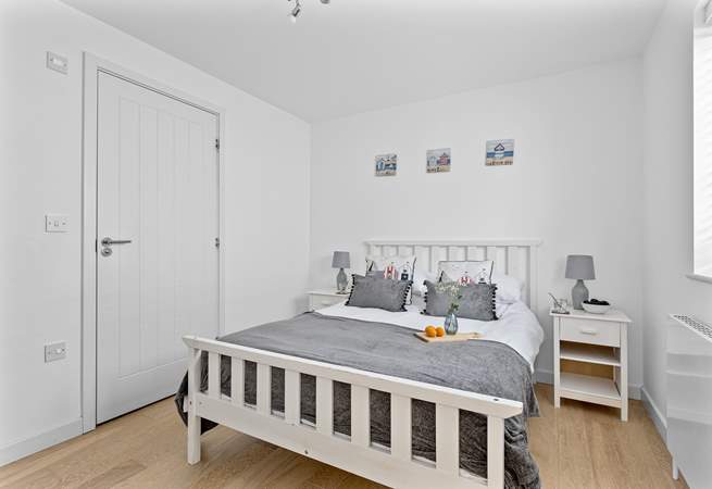 The ground floor en suite double bedroom.