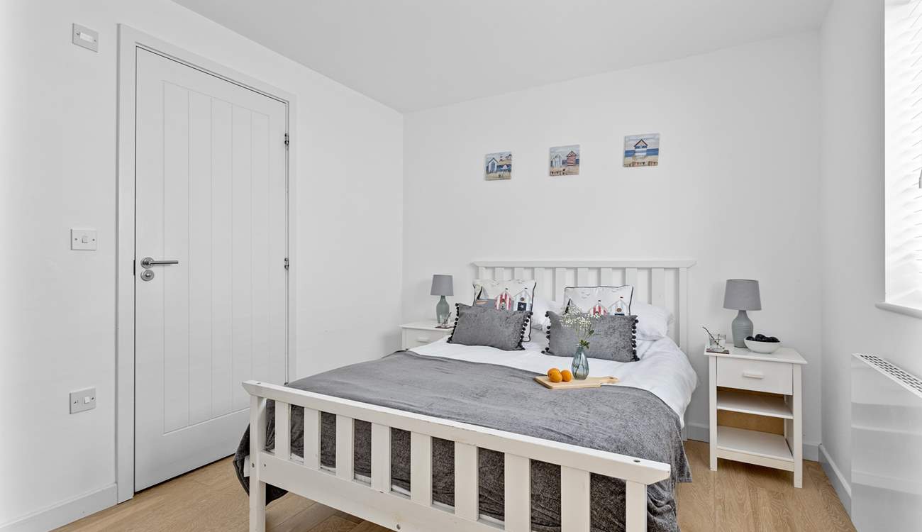 The ground floor en suite double bedroom.