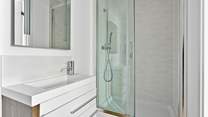 Yet another ensuite there will be no queuing for a bathroom at this holiday abode. 