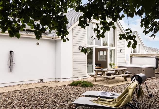 The perfect spot for Alfresco living after a day of surfing the waves.