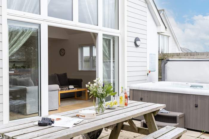 The Breakers is a 3 bedroom, dog friendly holiday cottage near Woolacombe, North Devon.