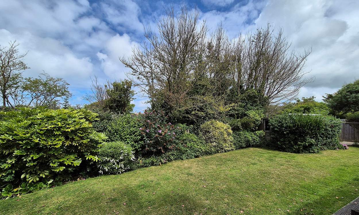 The gardens are great for children and the family dogs to play.