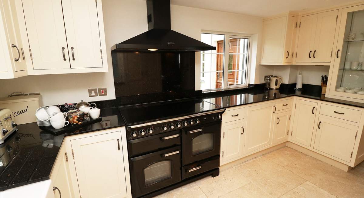 The kitchen has a Range cooker to help feed the family. 