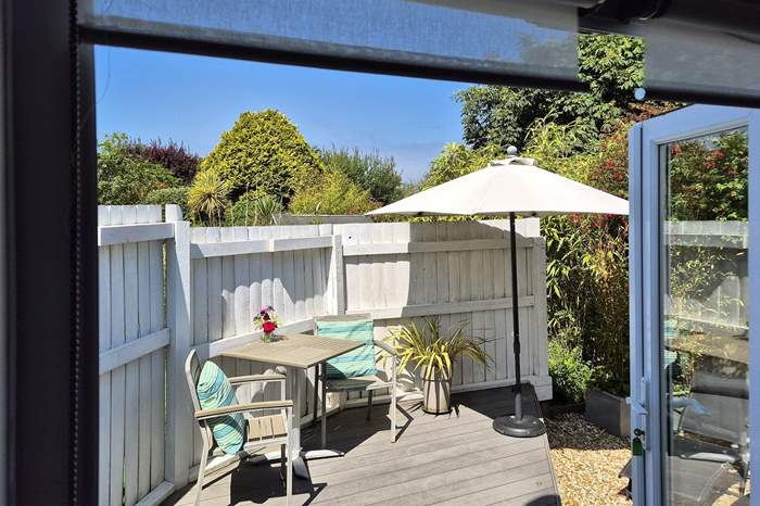 Croyde Bay Apartment is a 1 bedroom holiday apartment near the beach in Croyde, North Devon.